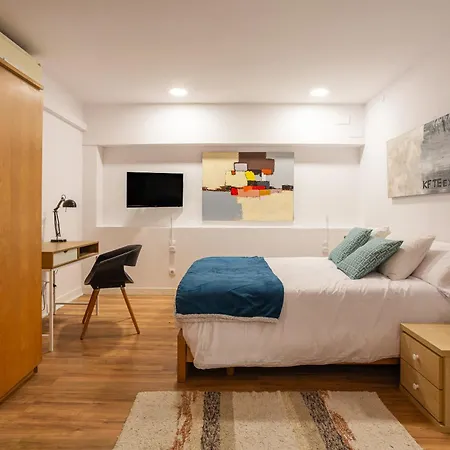 Orange Loft, Posibilidad De Parking Χιρόνα